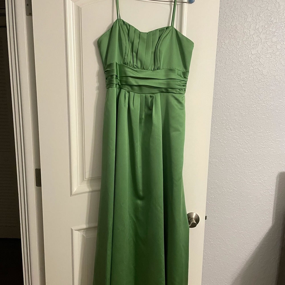 Green bridesmaid dress EUC